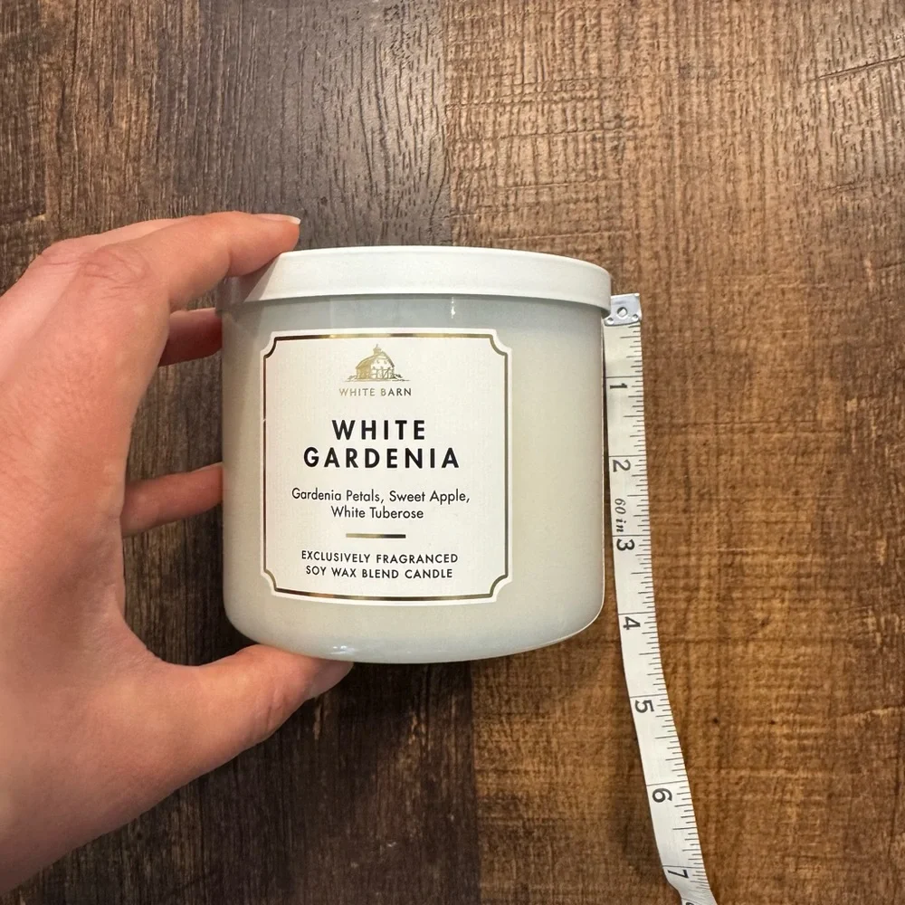 White Barn White Gardenia Candle - Picture 5 of 5